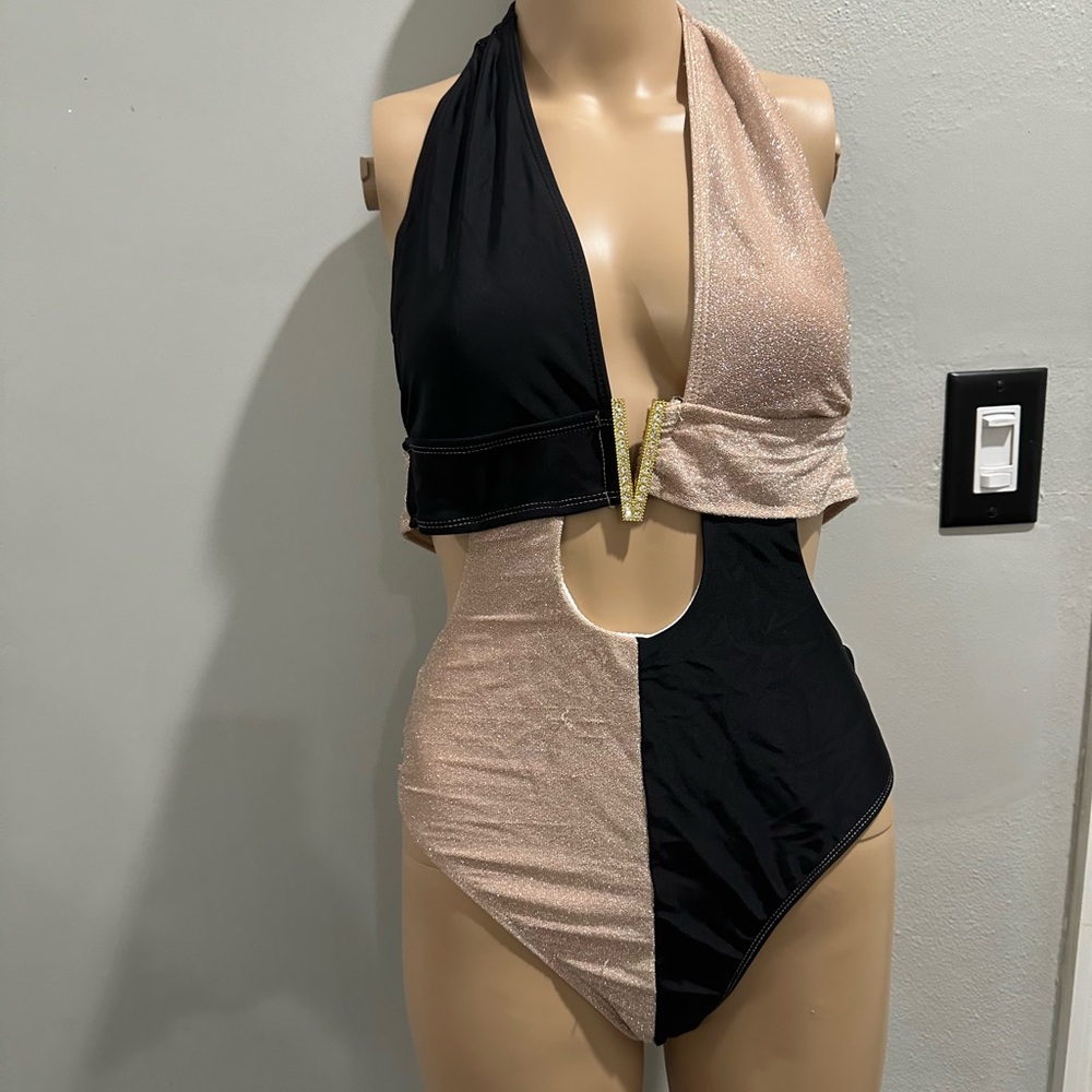 Bathing suit - Picture 2 of 3